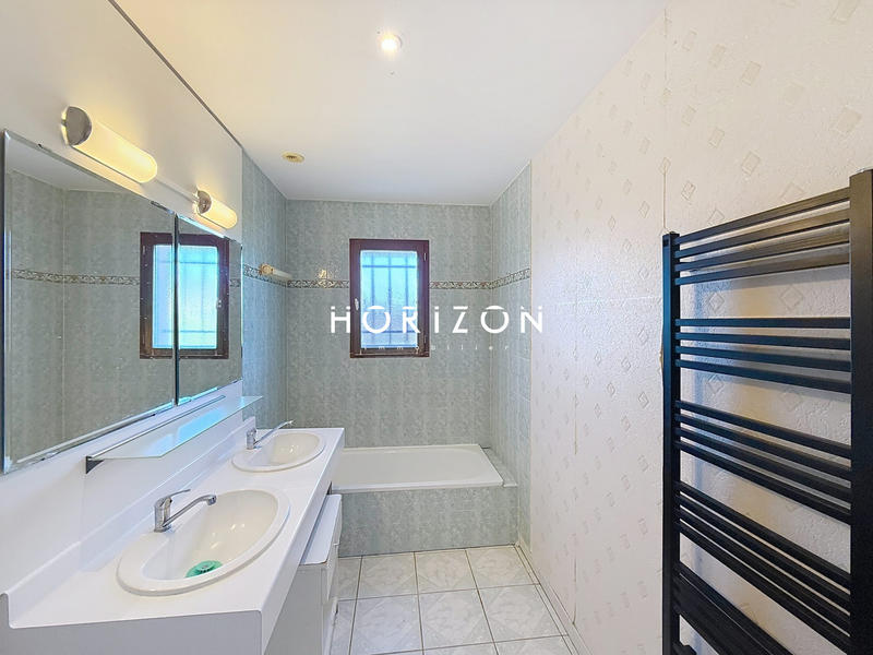 Maison - 88 m² - 4 pièces