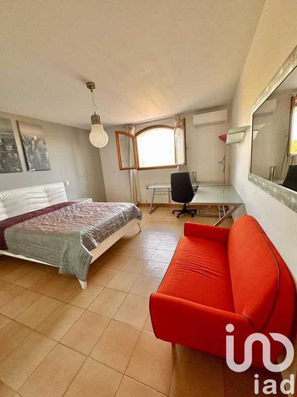 Maison - 295 m² - 9 pièces