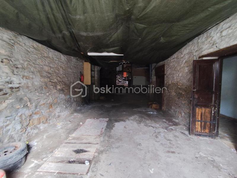 Maison - 300 m² - 13 pièces