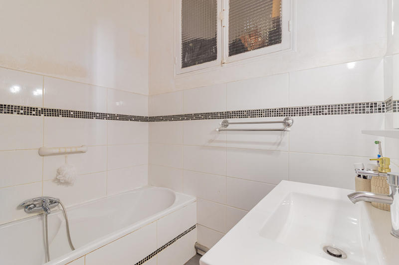 Maison - 220 m² - 6 pièces