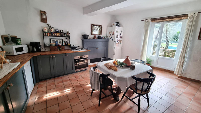 Maison - 272 m² - 10 pièces