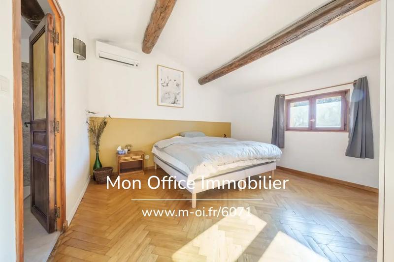 Villa - 200 m² - 8 pièces