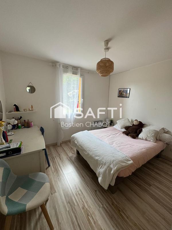 Maison - 99 m² - 6 pièces