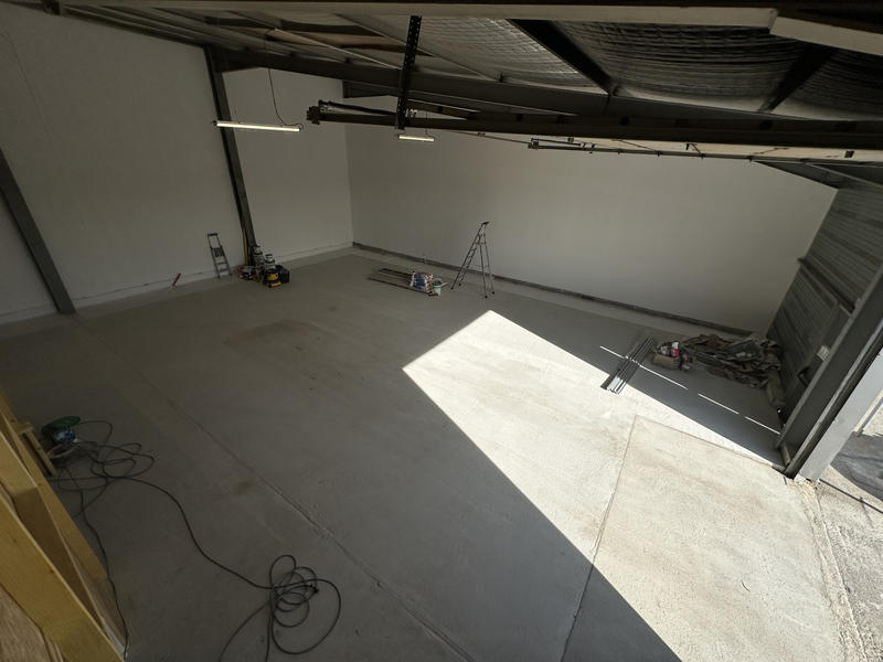 Local d'activités - 235 m²