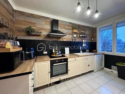 Maison traditionnelle - 163 m² - 7 pièces