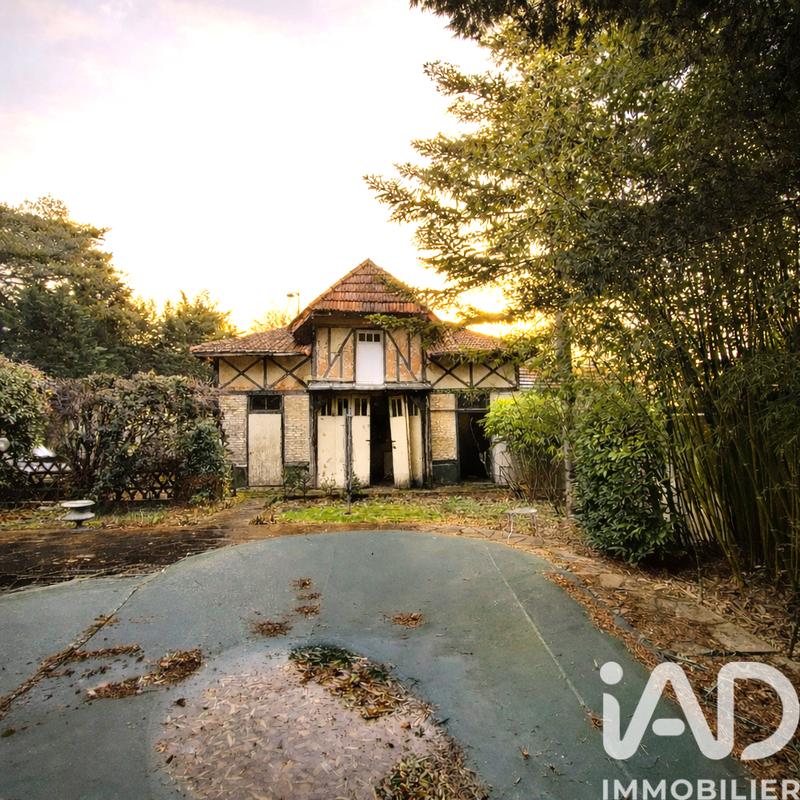 Maison - 210 m² - 8 pièces