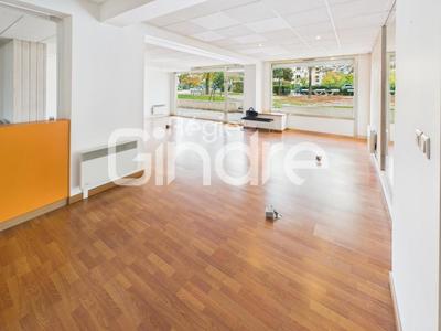 Bureau - 163 m² - 1 pièce