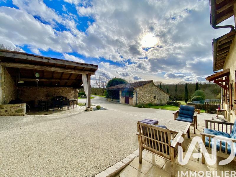 Maison - 180 m² - 10 pièces