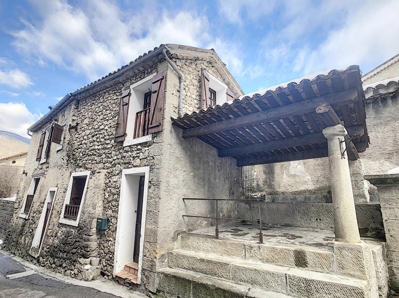 Maison de village - 80 m² - 3 pièces