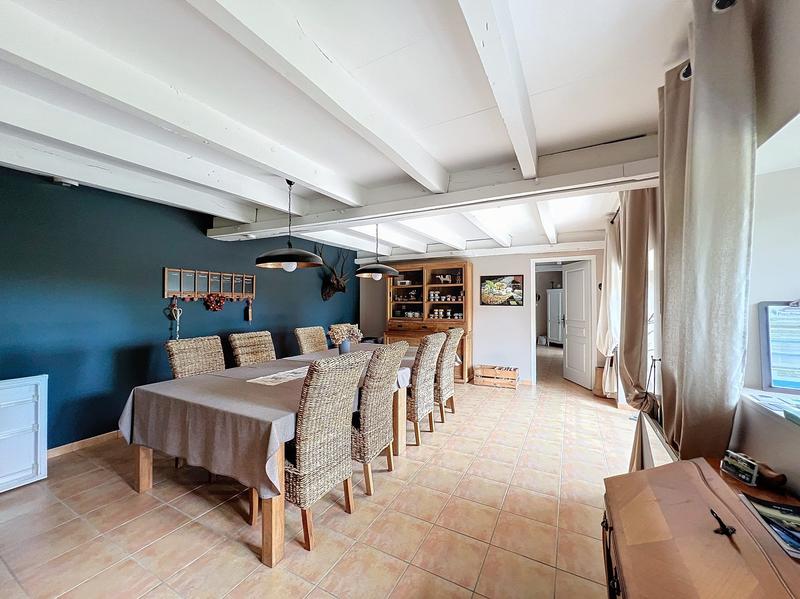 Maison - 400 m² - 12 pièces