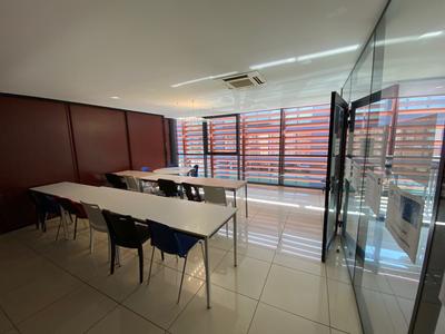 Bureau - 81 m²