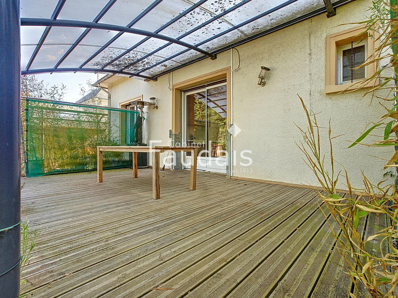 Maison - 178 m² - 9 pièces