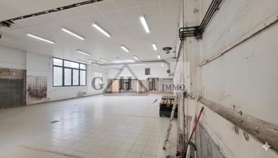 Entrepôt - 349 m²
