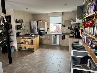 Maison - 90 m² - 4 pièces