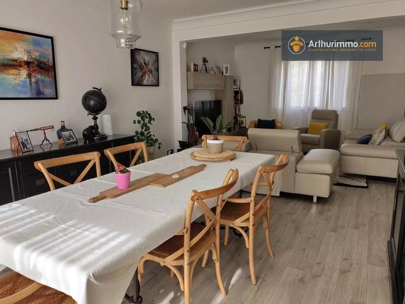 Maison - 235 m² - 8 pièces