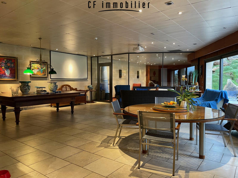 Maison - 455 m² - 9 pièces