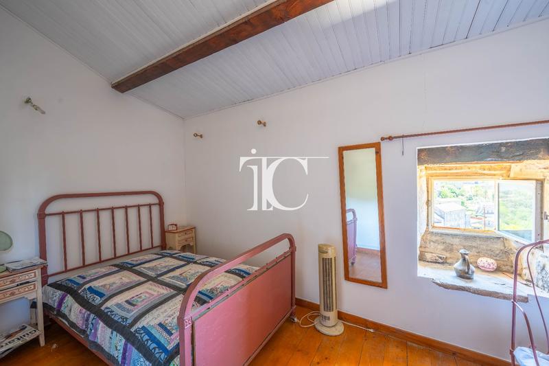 Maison - 225 m² - 9 pièces