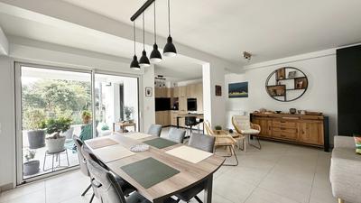 Appartement sur toit - 92 m² - 4 pièces