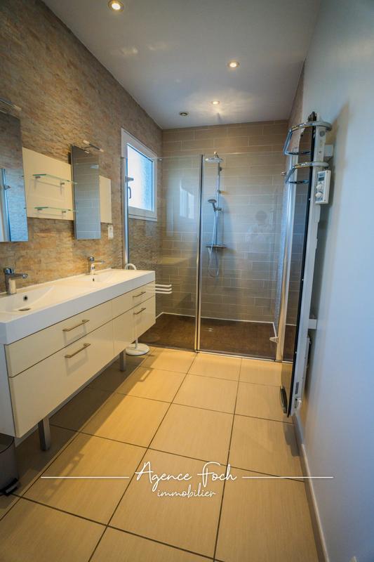 Maison - 176 m² - 5 pièces