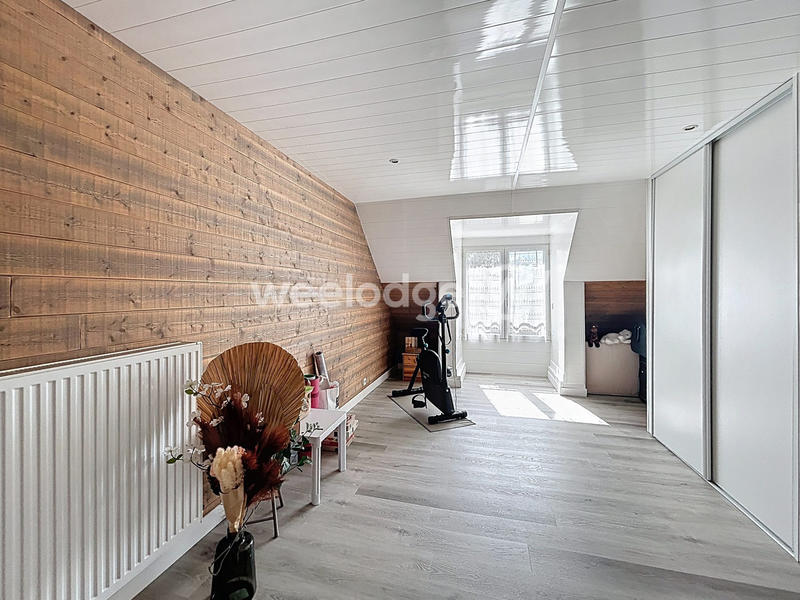 Villa - 200 m² - 7 pièces