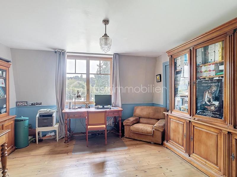 Propriété - 243 m² - 8 pièces