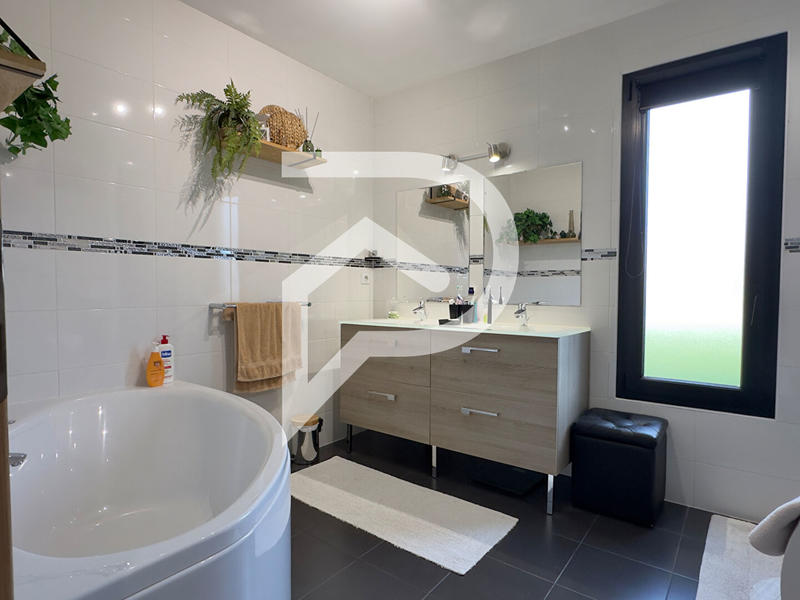 Maison - 139 m² - 4 pièces