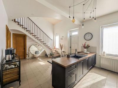 Maison ancienne - 180 m² - 5 pièces