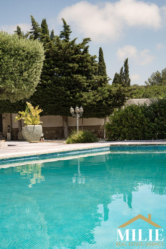 Villa - 350 m² - 8 pièces