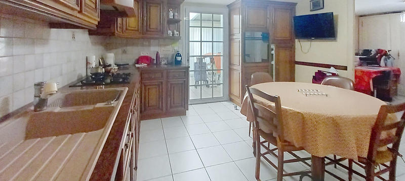 Maison - 155 m² - 9 pièces