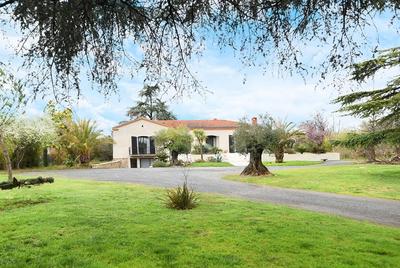 Villa - 250 m² - 8 pièces