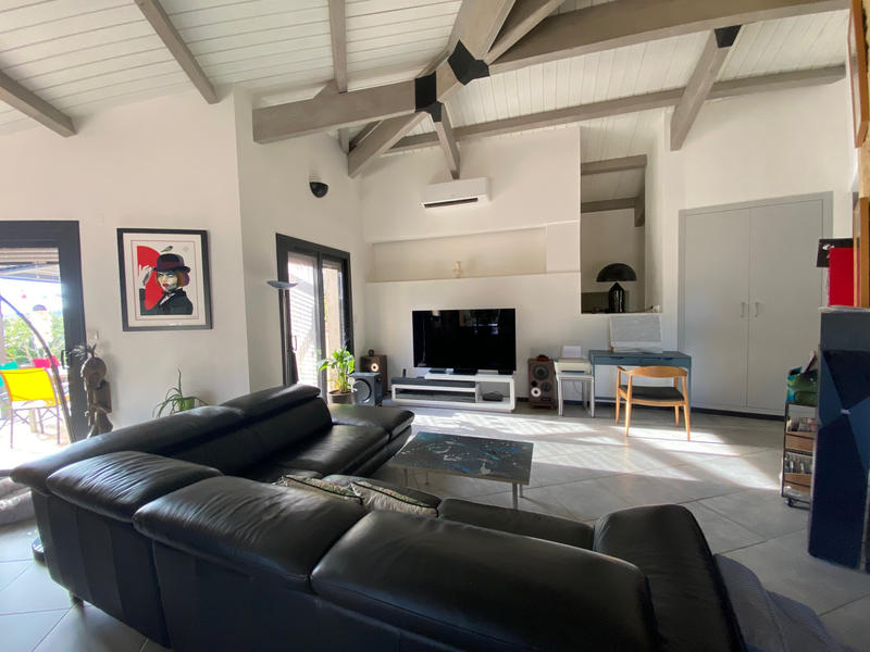 Maison - 202 m² - 7 pièces