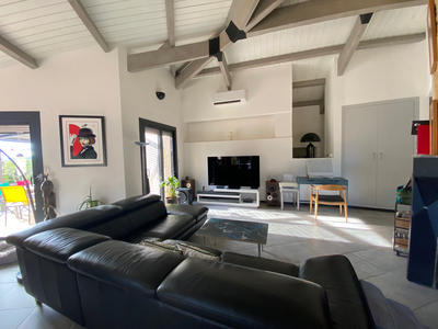 Maison - 202 m² - 7 pièces