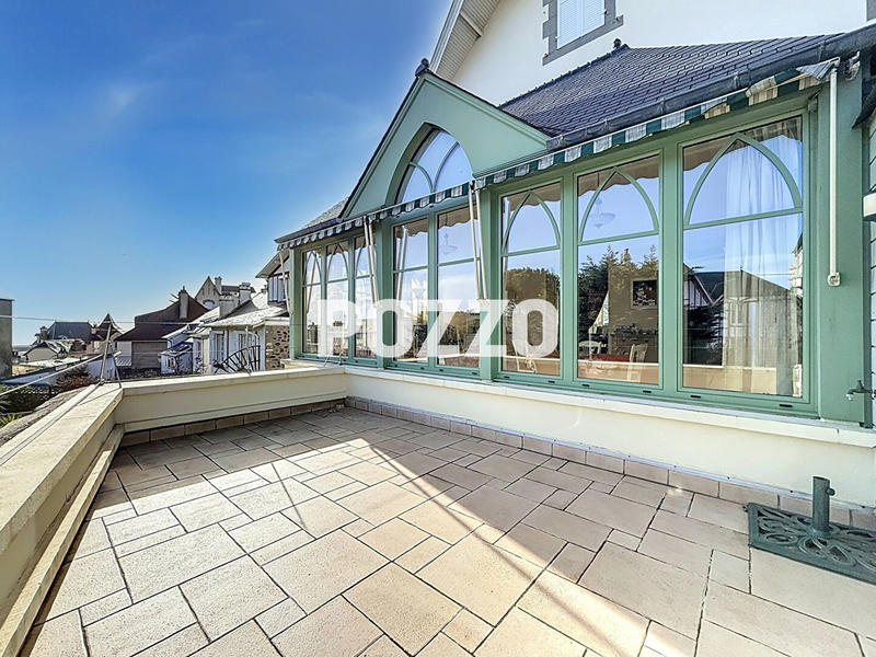 Maison - 201 m² - 8 pièces