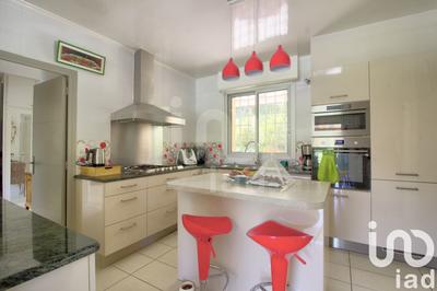 Maison - 210 m² - 7 pièces