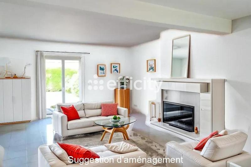 Maison - 212 m² - 8 pièces
