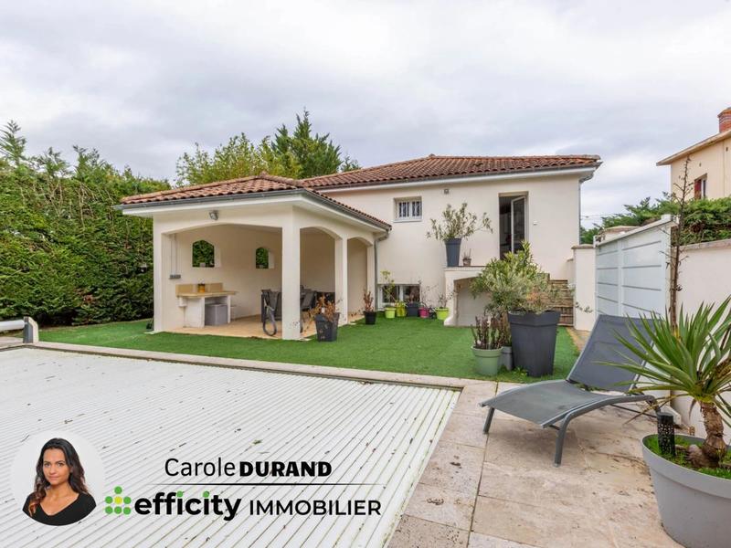 Pavillon - 161 m² - 7 pièces