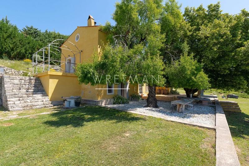 Propriété - 550 m² - 11 pièces