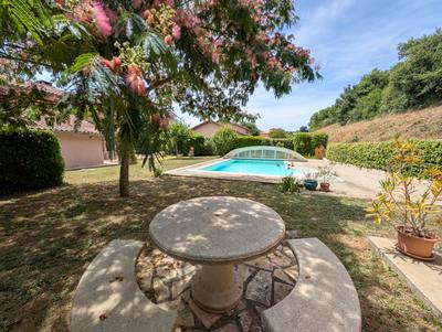 Maison - 184 m² - 6 pièces