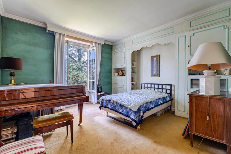 Maison - 240 m² - 10 pièces