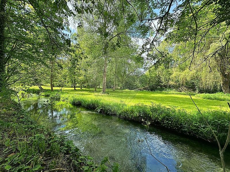 Propriété - 522 m² - 13 pièces