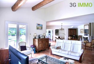 Bastide - 245 m² - 6 pièces
