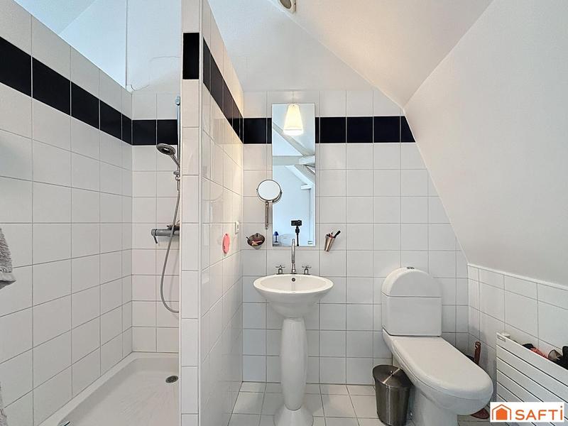 Maison - 180 m² - 8 pièces