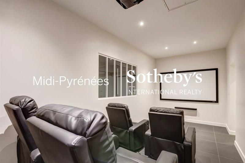 Maison - 320 m² - 9 pièces