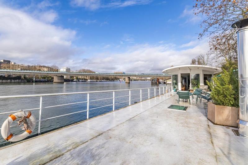 Maison - 250 m² - 7 pièces