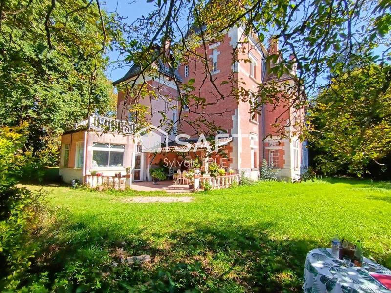 Château - 433 m² - 12 pièces