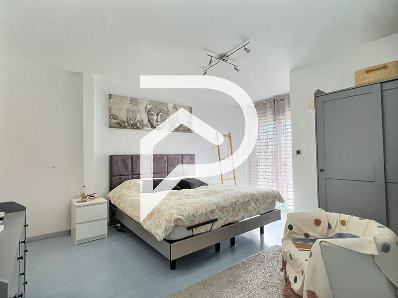 Maison - 200 m² - 7 pièces