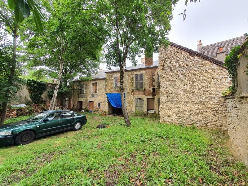 Maison - 727 m² - 7 pièces
