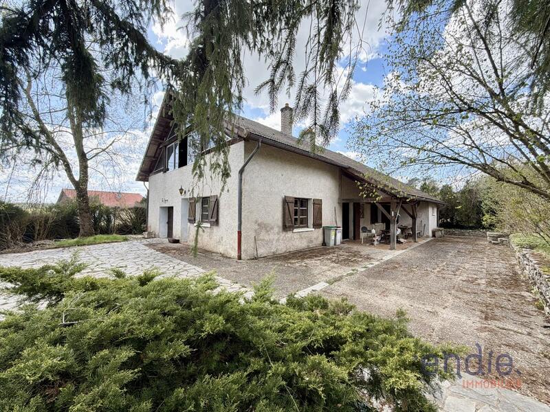 Maison - 205 m² - 9 pièces