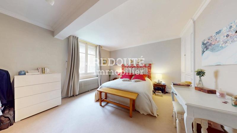 Propriété - 290 m² - 9 pièces