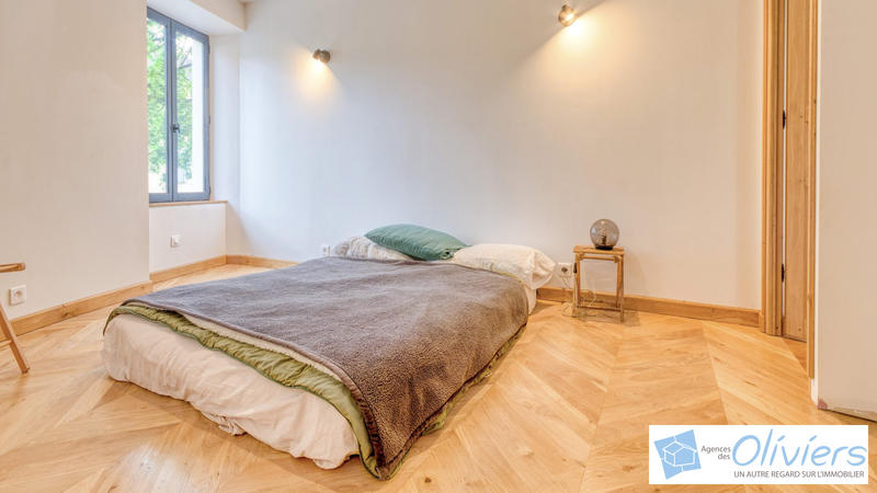 Maison - 229 m² - 9 pièces